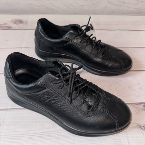 ECCO Aquet Black Leather Sneakers Women’s US 9 Danish Design Comfort Shoes - Picture 6 of 11